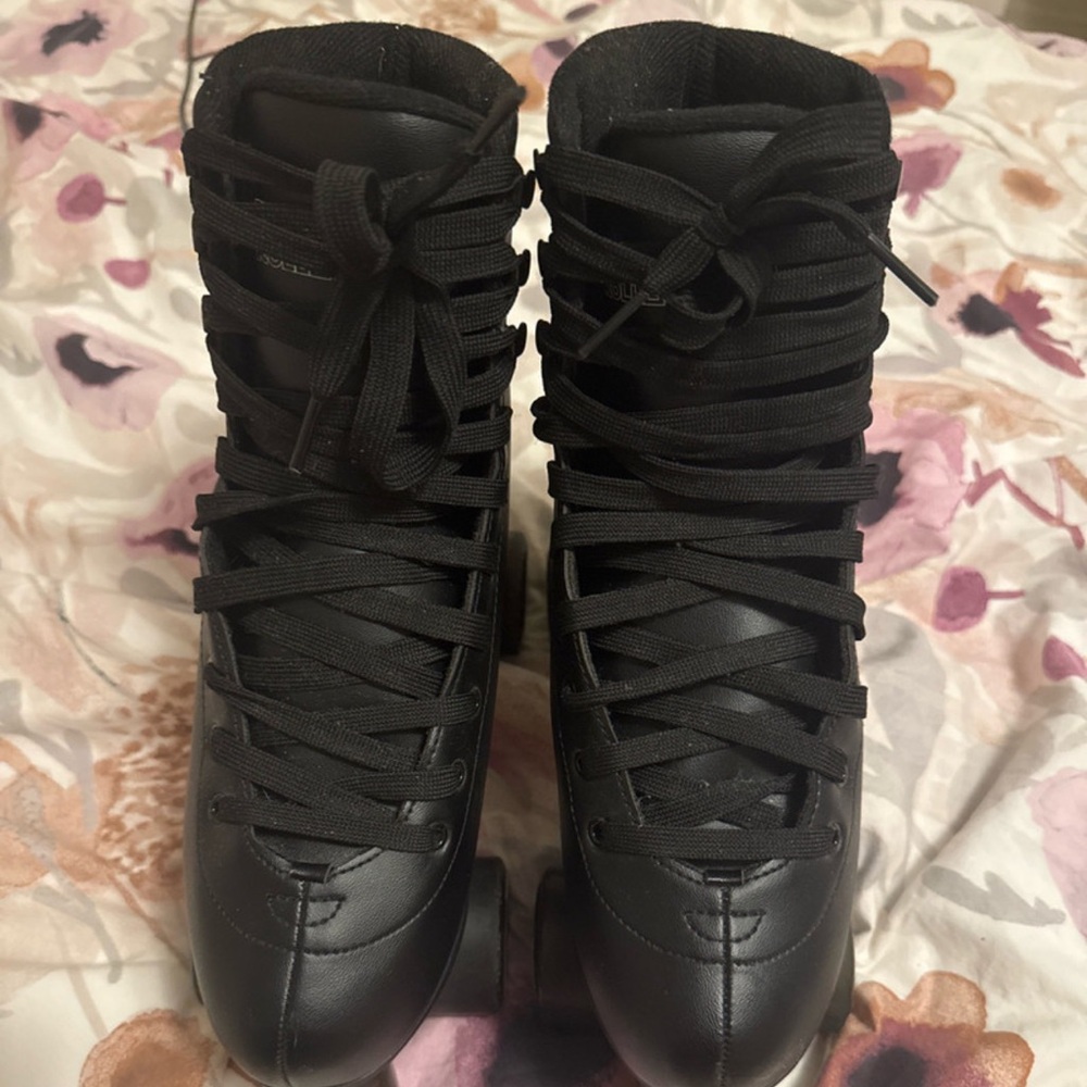 Women’s Impala roller skates